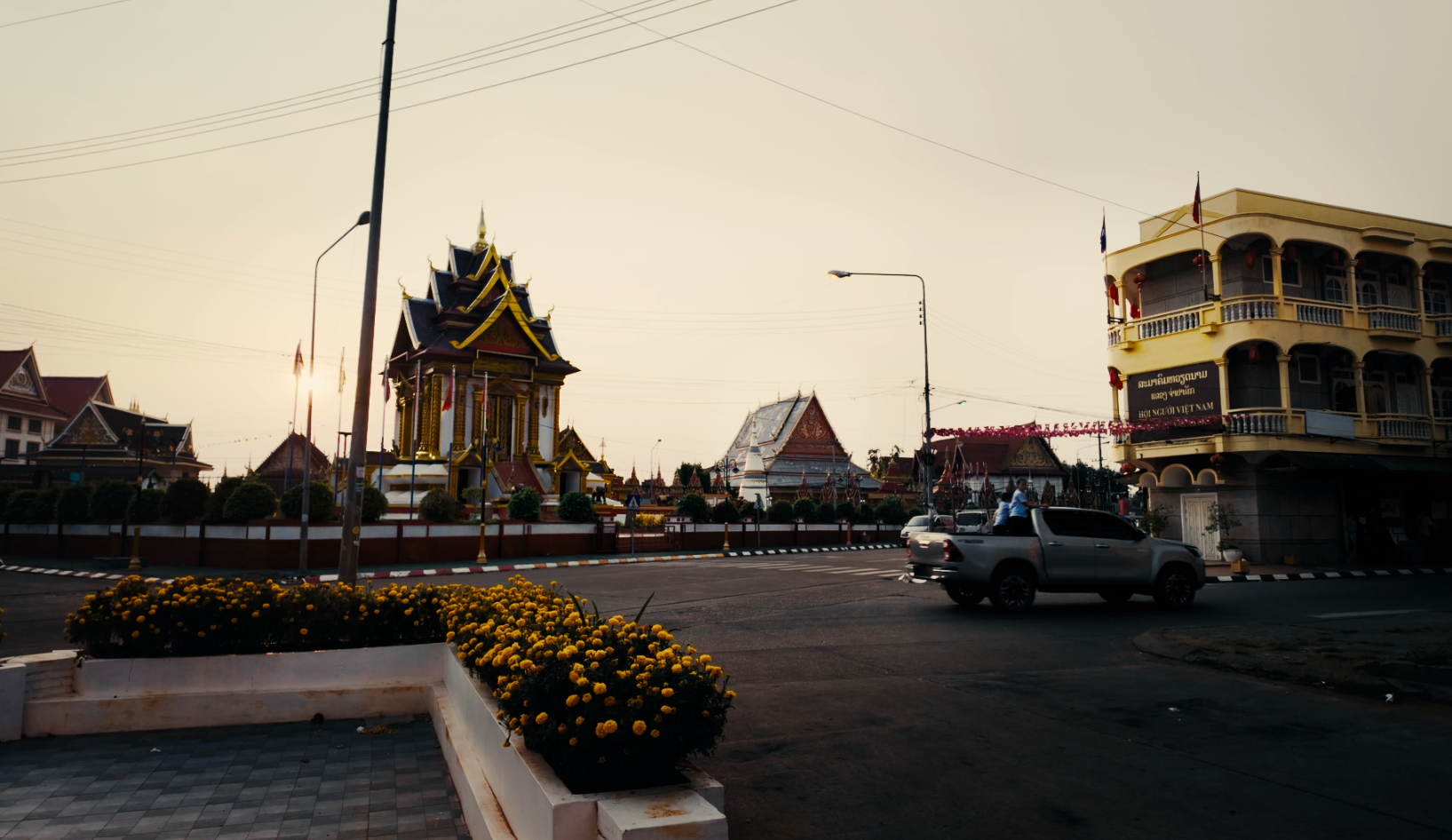 Ananly film Pakse, Laos. 1